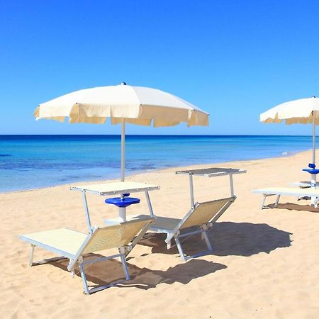 Hotel Beach Salento Марина-ди-Песколузе Экстерьер фото
