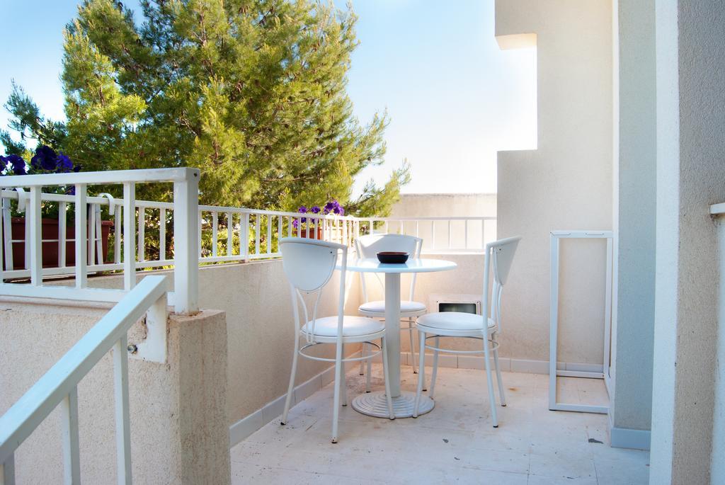 Hotel Beach Salento Марина-ди-Песколузе Экстерьер фото